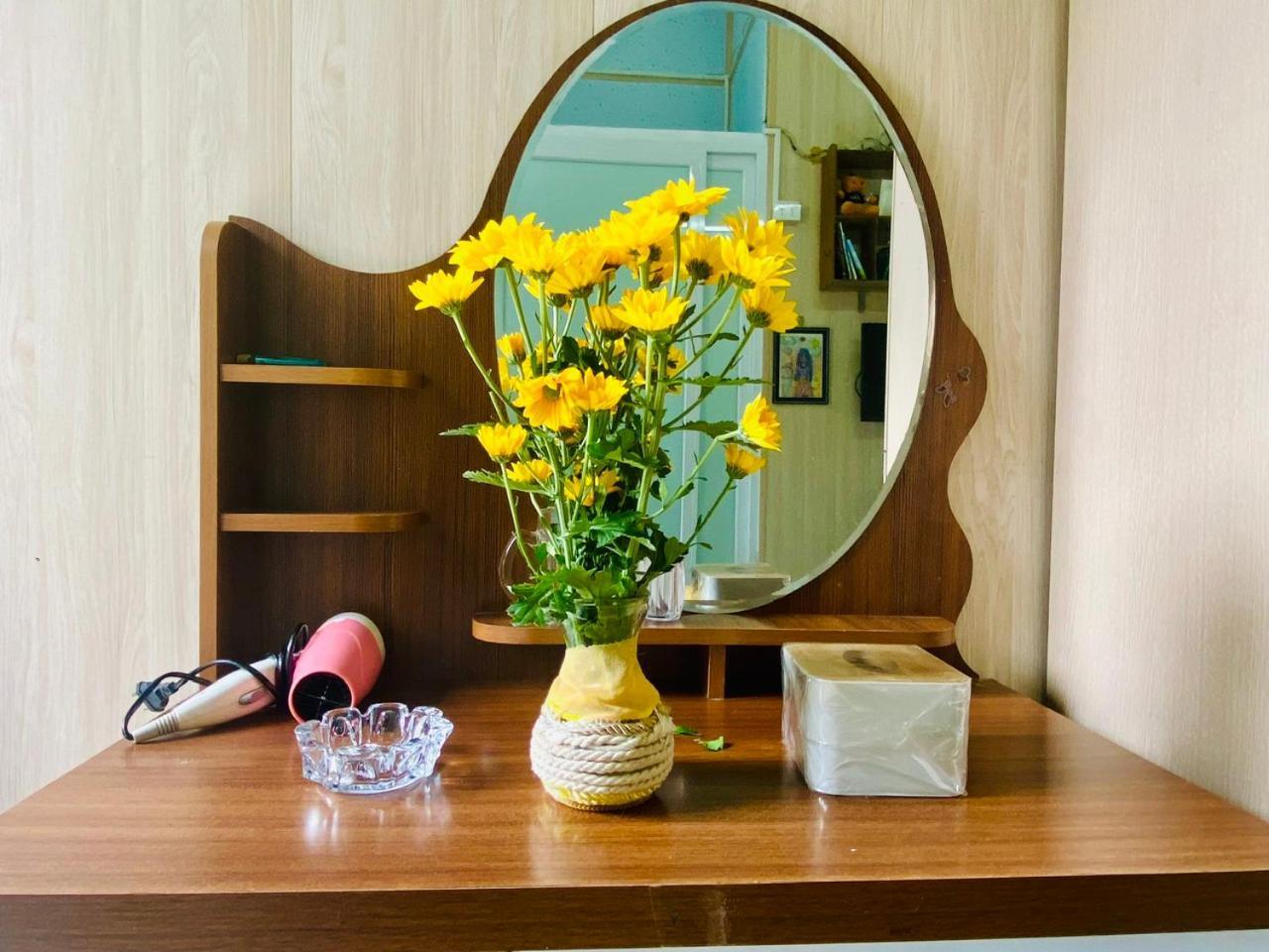 Cozy Homestay With Large Bed, Private Bathroom, Large Balcony ฮานอย ภายนอก รูปภาพ