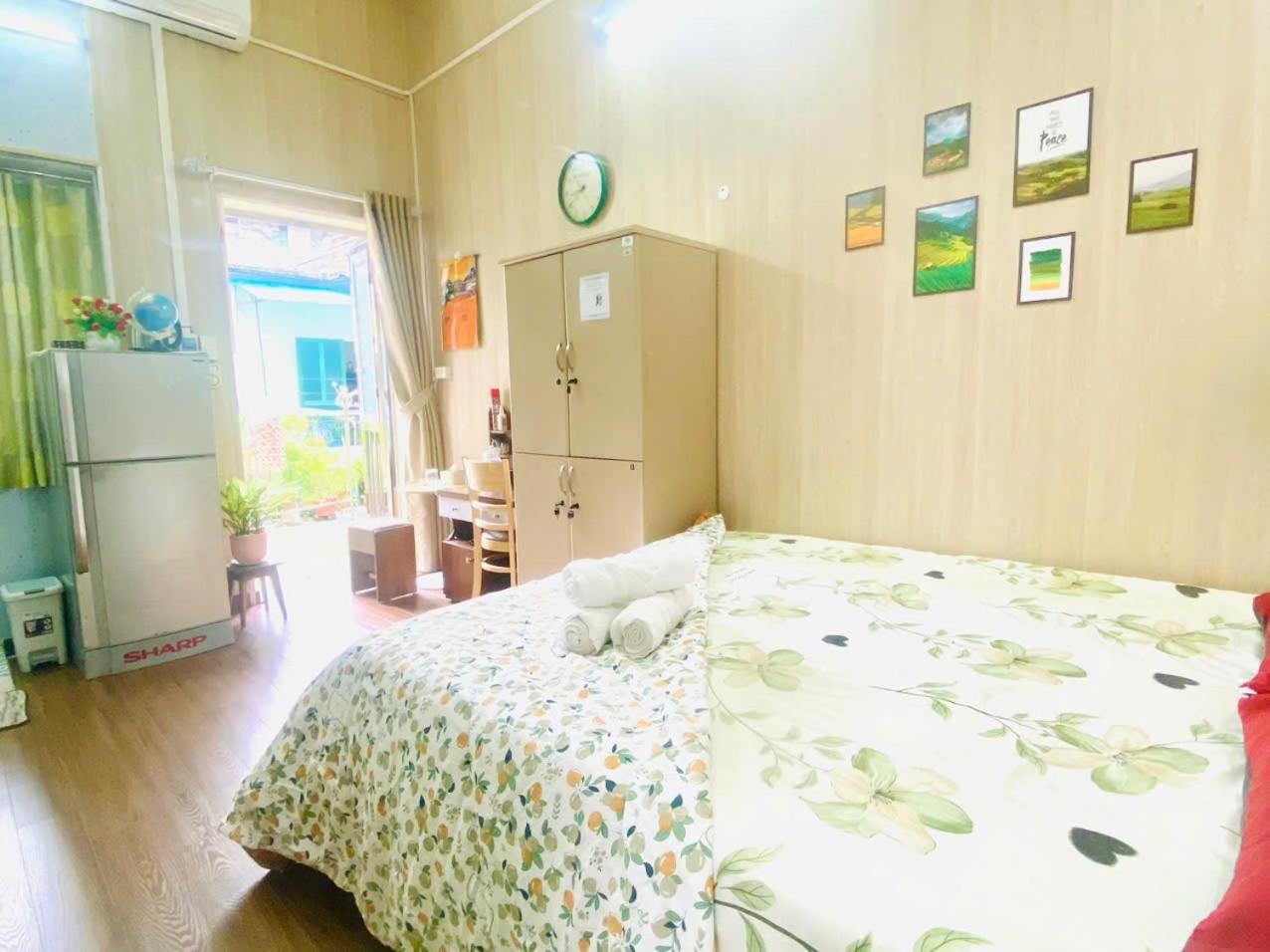 Cozy Homestay With Large Bed, Private Bathroom, Large Balcony ฮานอย ภายนอก รูปภาพ