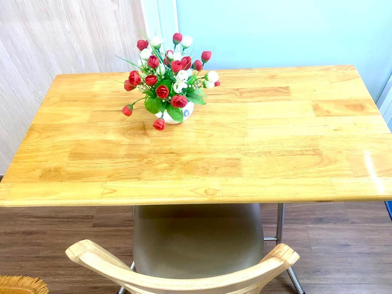 Cozy Homestay With Large Bed, Private Bathroom, Large Balcony ฮานอย ภายนอก รูปภาพ